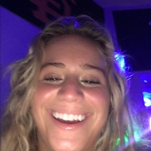 Meet your Posher, Elisa